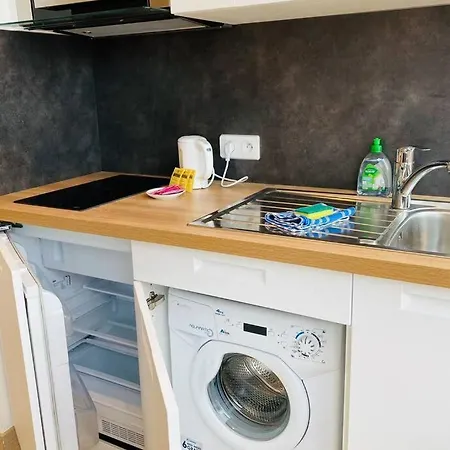 Apartment Sunbeach, Aux Portes De Monaco, Vue Mer, Wifi, Climatisation *